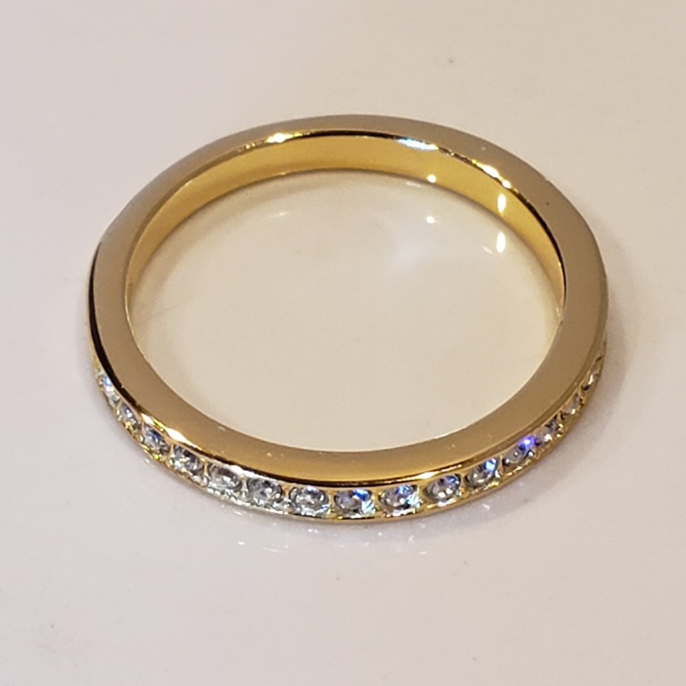 3x2.5mm wide Gold on Sterling Silver, Three Swarovski Crystal Rings, Tri-Colour - Picture 9 of 16